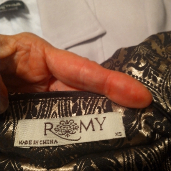 Vintage  Romy Metallic Gold And Black Skirt with Ornate Baroque  Pattern - Picture 2 of 6